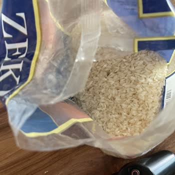 Carrefour SA'dan Alınan Zeki Pirinç'te Böcek Çıktı