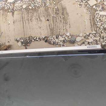 Toshiba TV Deprem Çaresizliği Lütfen Yardim Edin