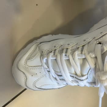 Skechers Kusurlu Ayakkabı Satışı Yaptı Ürün İadesini Almıyor,