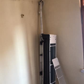 Samsung Air Conditioner Fell on My Head after Installation