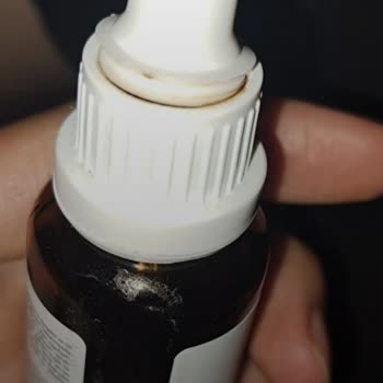 The Purest Solutions The Purest Serumu Kendiliğinden Kapak Patlaması