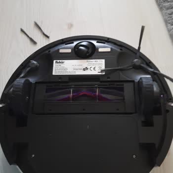 1 Günlük Fakir RS 770 Robot Süpürge Fırça Kırıldı