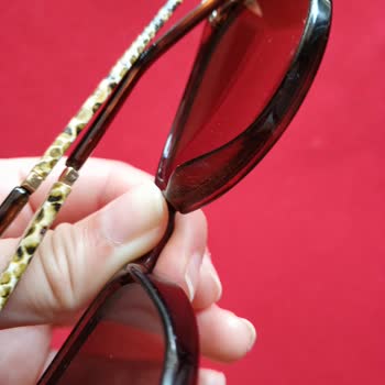 Atasun Optik Gözlük Çerçevesinde Soyulma Problemi Garanti Dışı Denildi