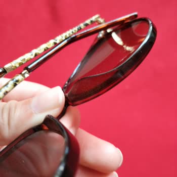 Atasun Optik Gözlük Çerçevesinde Soyulma Problemi Garanti Dışı Denildi