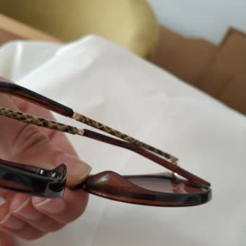 Atasun Optik Gözlük Çerçevesinde Soyulma Problemi Garanti Dışı Denildi