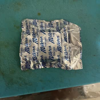 A101 Milkten Terayağı Paketin İçindeki Siyah Lekeler