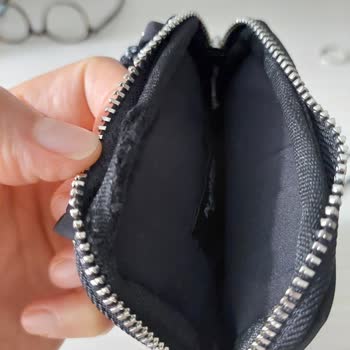 Pull And Bear Çantanın Fermuarı Takılıyor