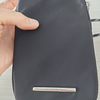 Pull And Bear Çantanın Fermuarı Takılıyor