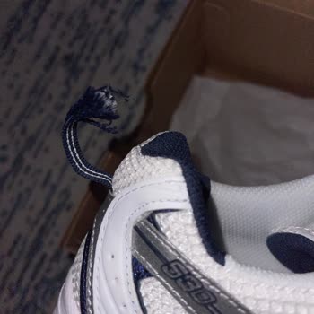 New Balance Ayakkabımın Parçası Aldığım Gün Koptu Aynı Çiftte Başka Sorunlarda Var!