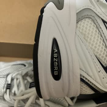 New Balance Ayakkabımın Parçası Aldığım Gün Koptu Aynı Çiftte Başka Sorunlarda Var!