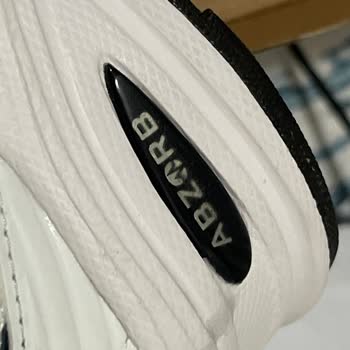 New Balance Ayakkabımın Parçası Aldığım Gün Koptu Aynı Çiftte Başka Sorunlarda Var!