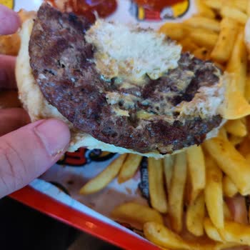 Burger Yiyelim Yanlış Ürün Verilmesi
