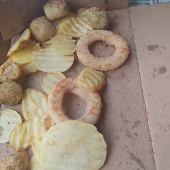 PizzaLazza Pişmemiş Menü Gönderdi