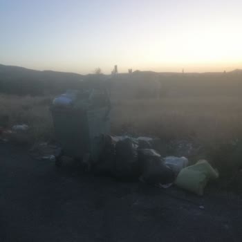 Sivas Belediyesi Çöp Konteynerleri Hep Dolu