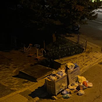 İBB - İstanbul Büyükşehir Belediyesi Ataşehir Yediveren Sokağı Çöp Problemi
