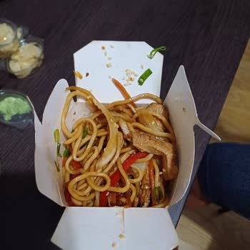 Yotto Sushi & Wok Ürün Bozukluğu Yanlış Sipariş Yanlış Ve Fazla Ödeme Almaları