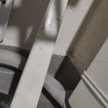 Bosch Klima Dış Ünitesinin Balkona Su Akıtması