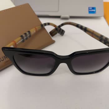 Burberry Gözlük Atasun Optik Gözlükte Oluşan Leke