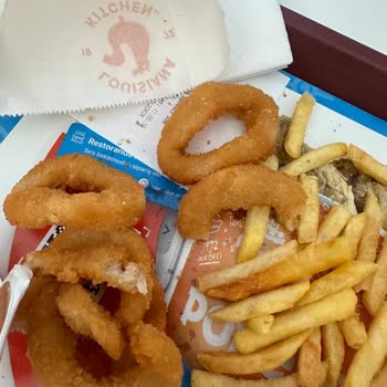 Popeyes Menü İçerisinde Kıl Ve İp Çıktı