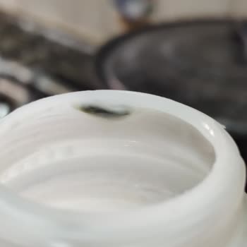 Sütaş Ayranın İçinden Yeşil Bir Şey Çıktı