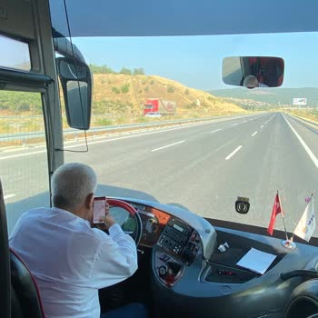 Villa Seyahat Şoförün Sorumsuzluğu, Seyir Halinde Telefonla Uğraşması