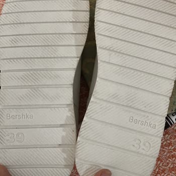 Bershka Adlı Mağaza Giyilmiş Ayakkabı Gönderdi