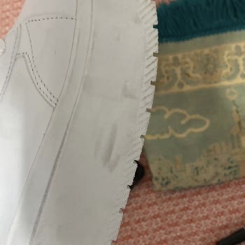 Bershka Adlı Mağaza Giyilmiş Ayakkabı Gönderdi