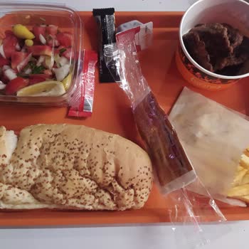 Köfteci Yusuf İzmir Şirinyer Şubesi Pis Oluşu Yapılan Alaycı Tavırlar