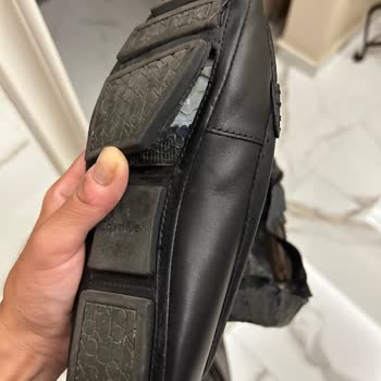Calvin Klein Altı Açılan Ayakkabı Problemi