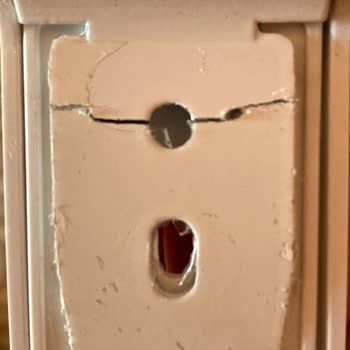 Uğur Derin Dondurucu 7246 Kapı Kolu Malzeme Hatası!