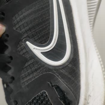 Nike Ayakkabı 2 Kullanımda Yırtıldı
