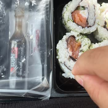 Dardanel Sushida Paketin İçinde Kıl Çıktı!