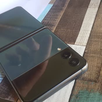 Samsung Katlanır Telefon (katlanma Yeri Çatladı)