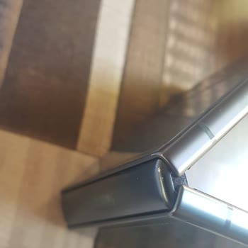 Samsung Z Flip 3 Smart Phone Cracked in The Folding Section