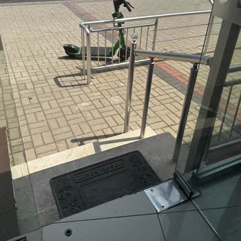 Özel Mülk Önüne Bağlanan Martı Scooterı Kaldırmıyorlar!