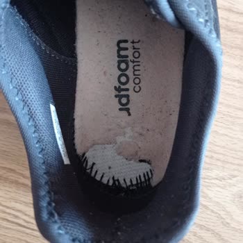 Adidas Cloudfoam Ayakkabısının İç Tabanın Parçalanması