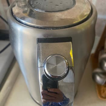 Fakir Kettle Düğme Yerinde Çatlak Ve Soyulma Oluştu