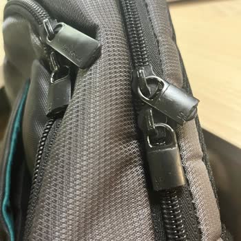 Poor Quality Accessories Problem in Samsonite 16N-09-004 13-14" Qibyte Notebook Backpack