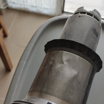 Dyson V15 Dik Süpürge Metal Kısım Yamuldu