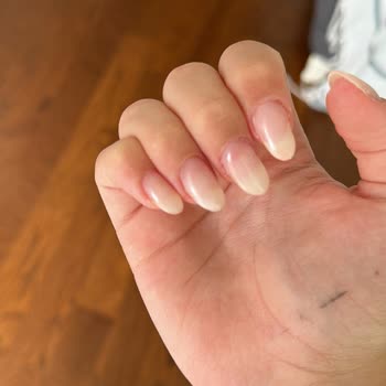 Aleyna Ayata Nail Studio Kötü Ve Özensiz Tırnak Ve Üslup!