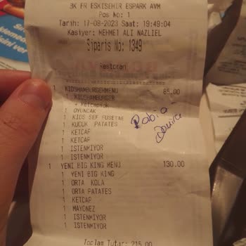 Burger King Kids Menüsü İstedik. Oyuncak Verilmedi Sonra Gelin Dediler