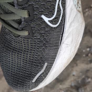 Kalitesiz Nike Koşu Ayakkabısı