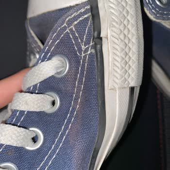 Bursa Koray Spor'dan Alınan Converse Ayakkabının 40 Günde Renk Atması