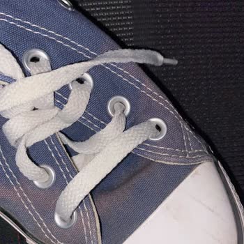 Bursa Koray Spor'dan Alınan Converse Ayakkabının 40 Günde Renk Atması