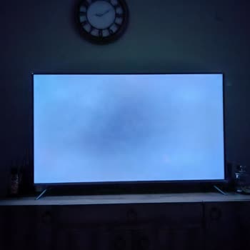 TCL QLED TV Siyah Ekranda Beyaz Yansıma