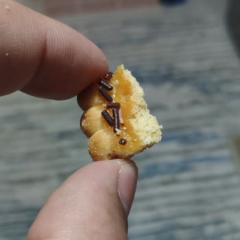 Eti Gıda Ambalajı Yeni Açılan Eti Cin İçinden Kurt Çıkması Hk.