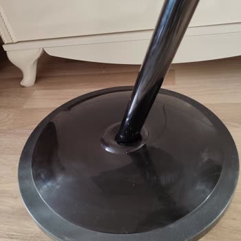 Raks Vantilatör, Tabanı Çürük Malzeme Nedeniyle Ayakta Durmuyor!