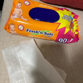 Fresh'n Soft Bebek Islak Mendili İçinden Yabancı Cisim Çıkması