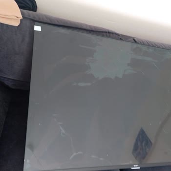 Trendyol Kırık Televizyon Ekranı!