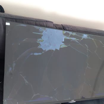 Trendyol Kırık Televizyon Ekranı!